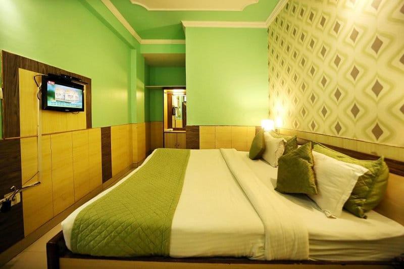 Hotel Golden Heritage Deluxe Jaipur Exteriör bild