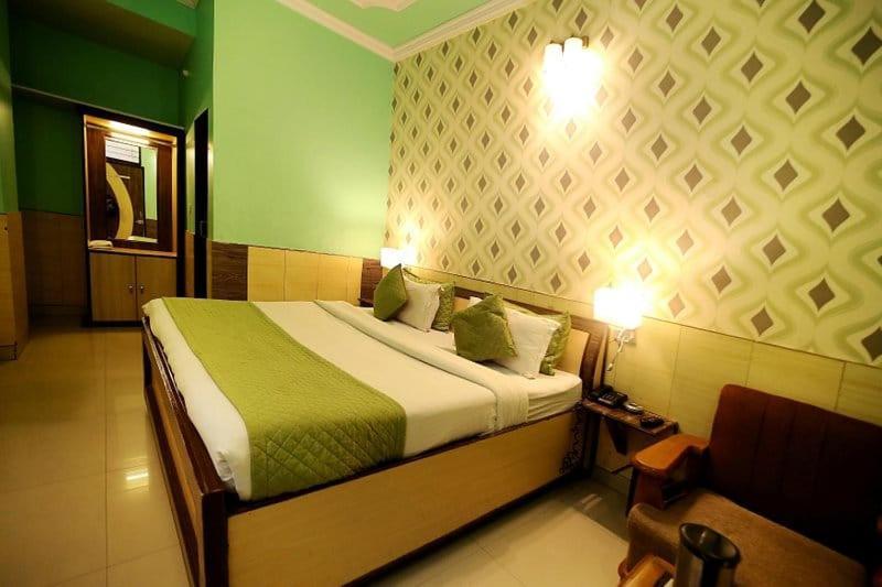 Hotel Golden Heritage Deluxe Jaipur Exteriör bild