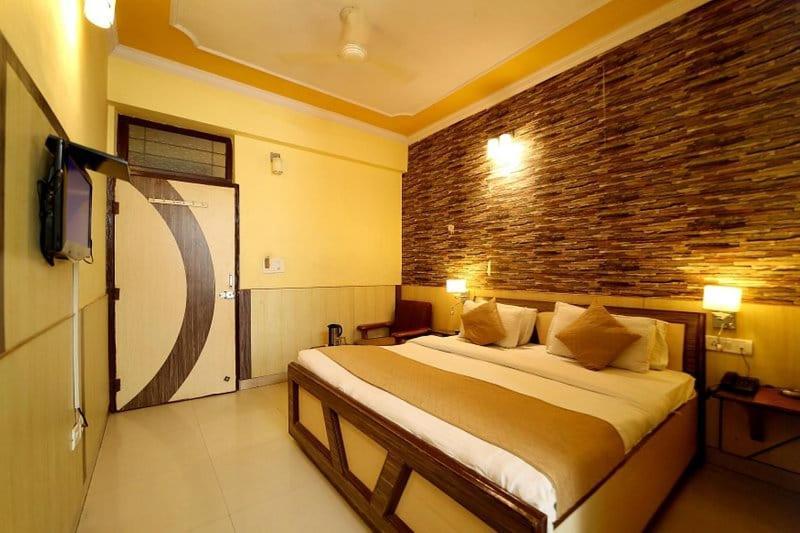 Hotel Golden Heritage Deluxe Jaipur Exteriör bild