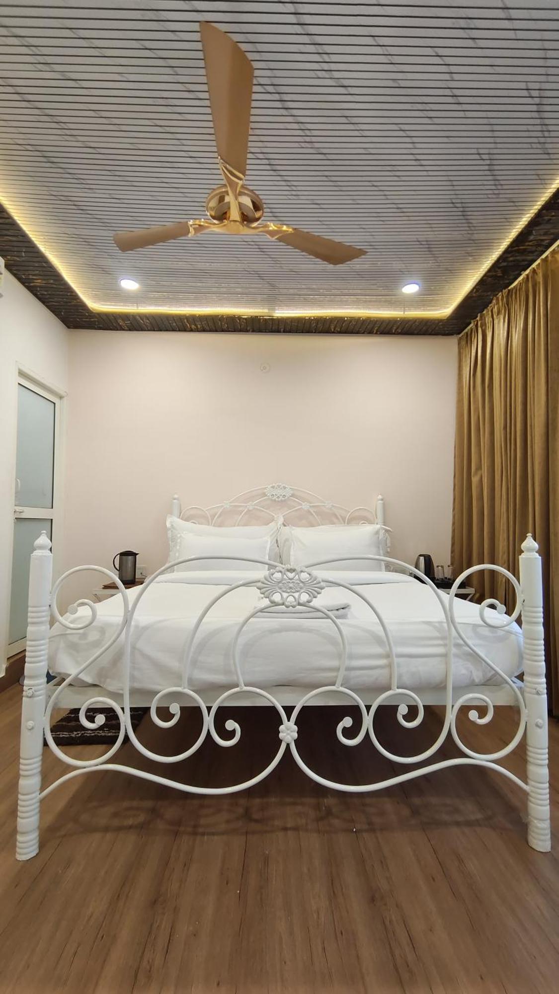 Hotel Golden Heritage Deluxe Jaipur Exteriör bild